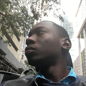 Meet your Posher, Adehola